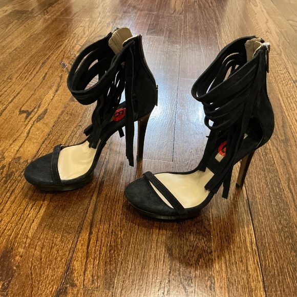 Shoes - Picture 2 of 3